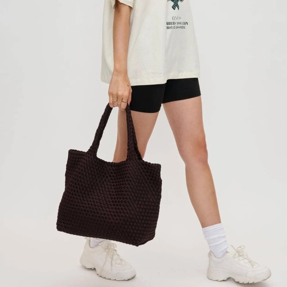 NWT Sol and Selene Sky's The Limit - Medium Tote Bag with Pouch in Chocolate - Picture 2 of 7